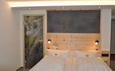 Zirbenbett, Urlaub, erholsamer Schlaf, Zirbelkiefer