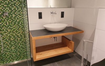 Ferienwohnung Einrichtung, Eiche, modernes Becken